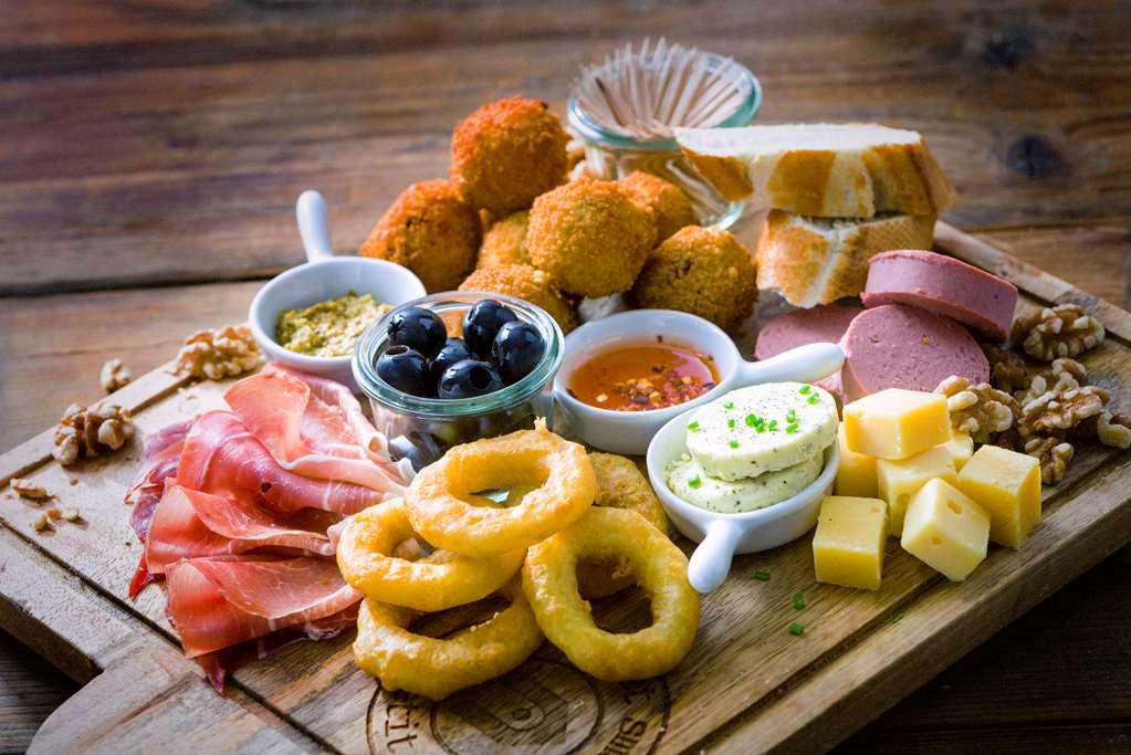 Campanile Hotel & Restaurant Arnhem - 제벤나르 레스토랑 사진